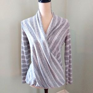 Monteau Wrap Gray & White Top - Medium